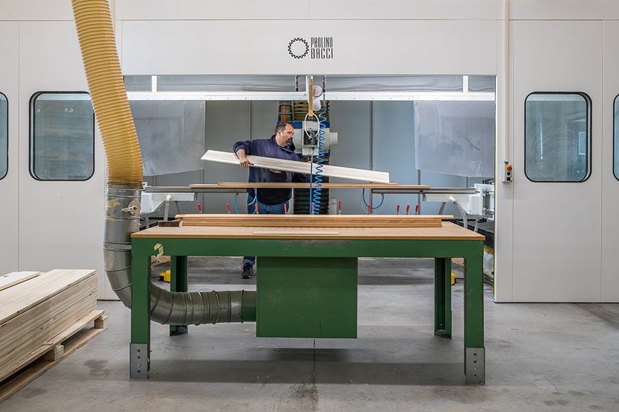 Alessandro Marchi "Sandy" nel laboratorio di OPERA Skis